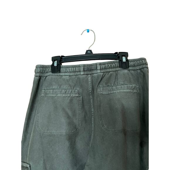 Athleta Farallon Cargo Crop Pants. Cypress color. EUC. Worn once. Size 6 - Picture 3 of 13